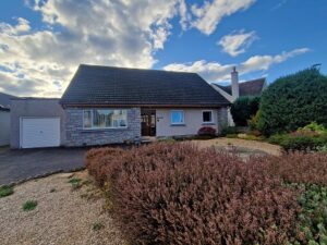 Lorlen, 15 Oakwood Avenue, Elgin IV30 6AX